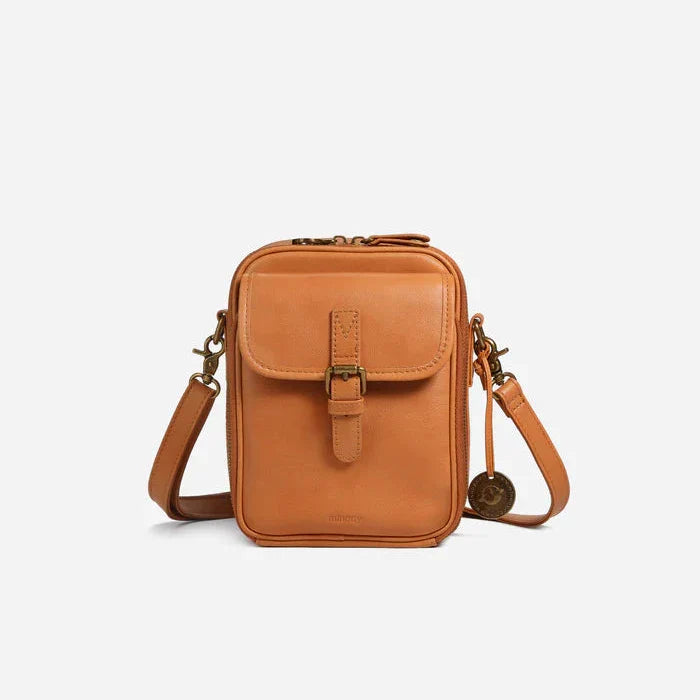 Bolsa Transversal Compacta Feminina com Detalhe de Fivela