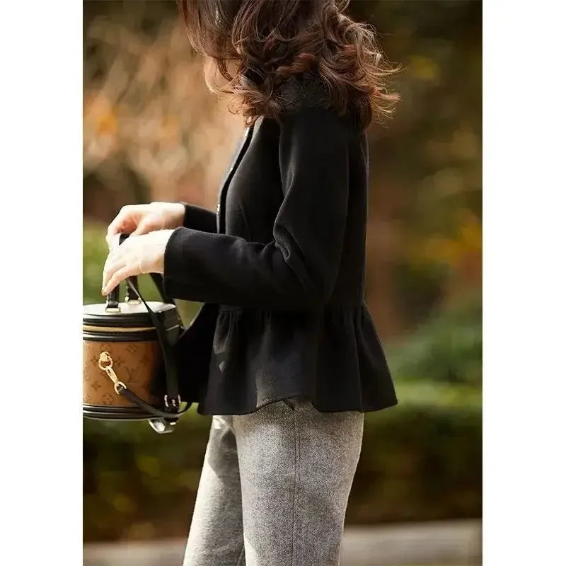 Casaco Feminino Elegance em Lã - Sofisticação e conforto para o frio