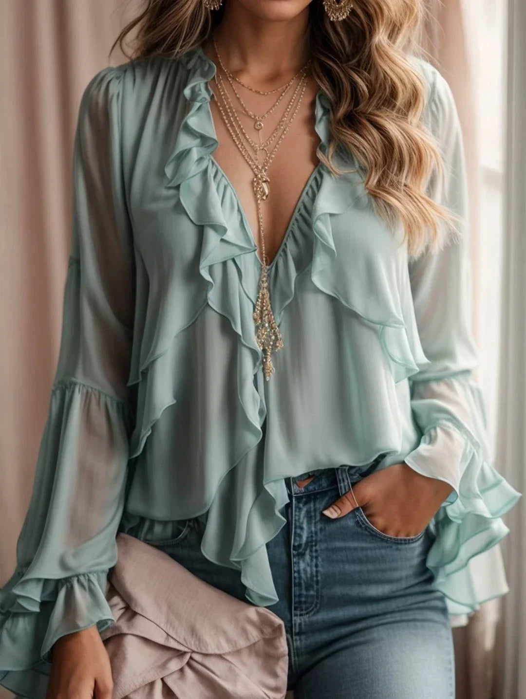 Blusa Feminina com Babados e Decote V - Germana