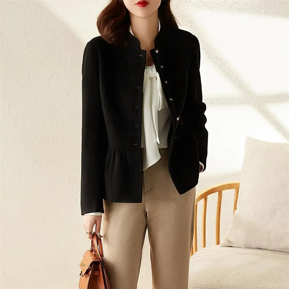 Casaco Feminino Elegance em Lã - Sofisticação e conforto para o frio