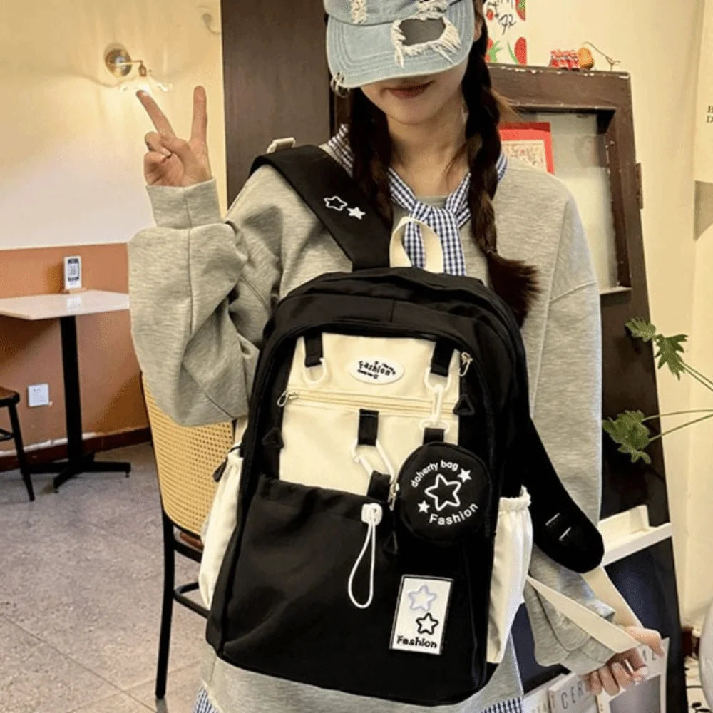 Mochila Feminina Estrela em Nylon — Ideal para Estudantes e Uso Casual