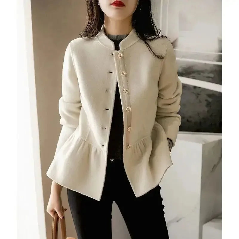 Casaco Feminino Elegance em Lã - Sofisticação e conforto para o frio