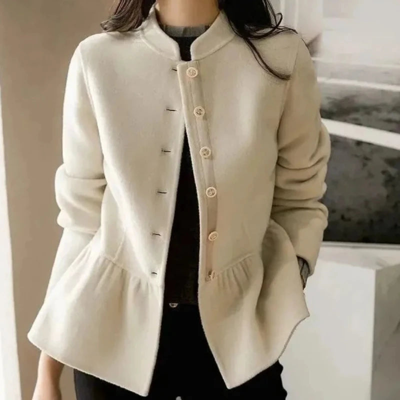 Casaco Feminino Elegance em Lã - Sofisticação e conforto para o frio