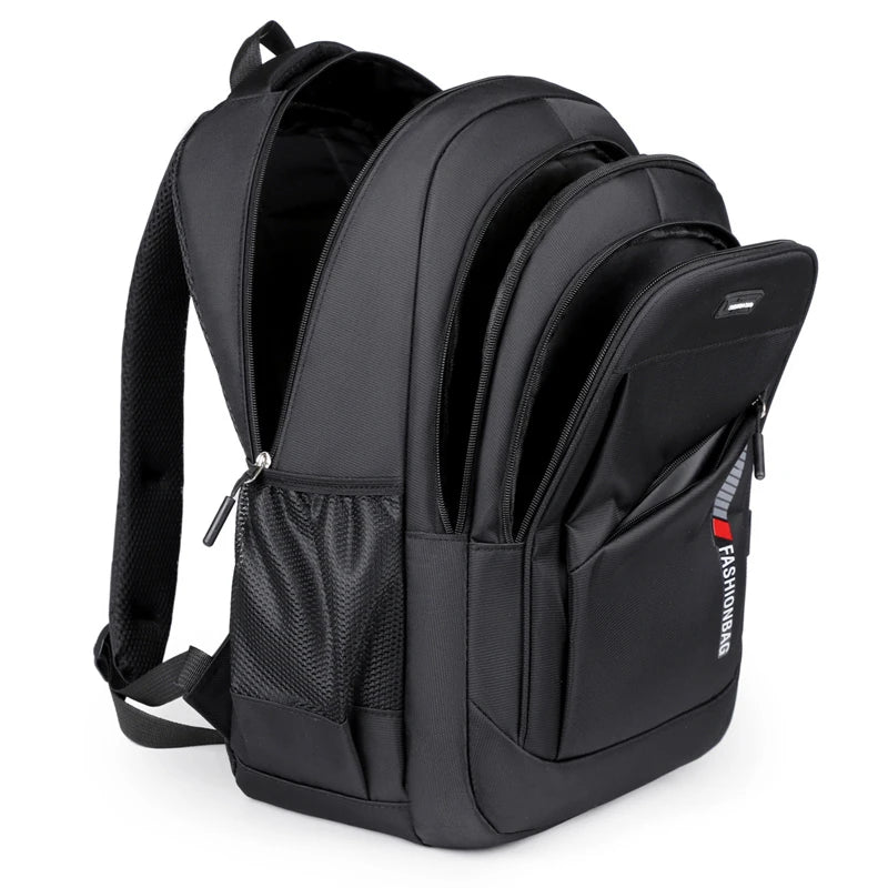 Mochila Masculina Monocromática Design Fashion 2026