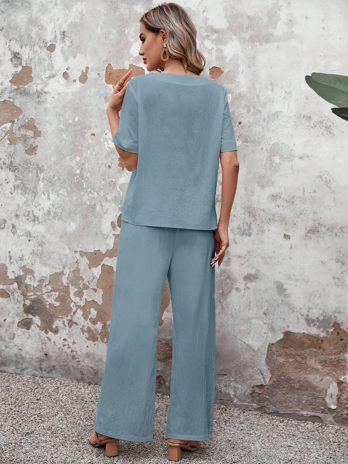 Conjunto Feminino de Linho com Blusa e Calça Pantalona