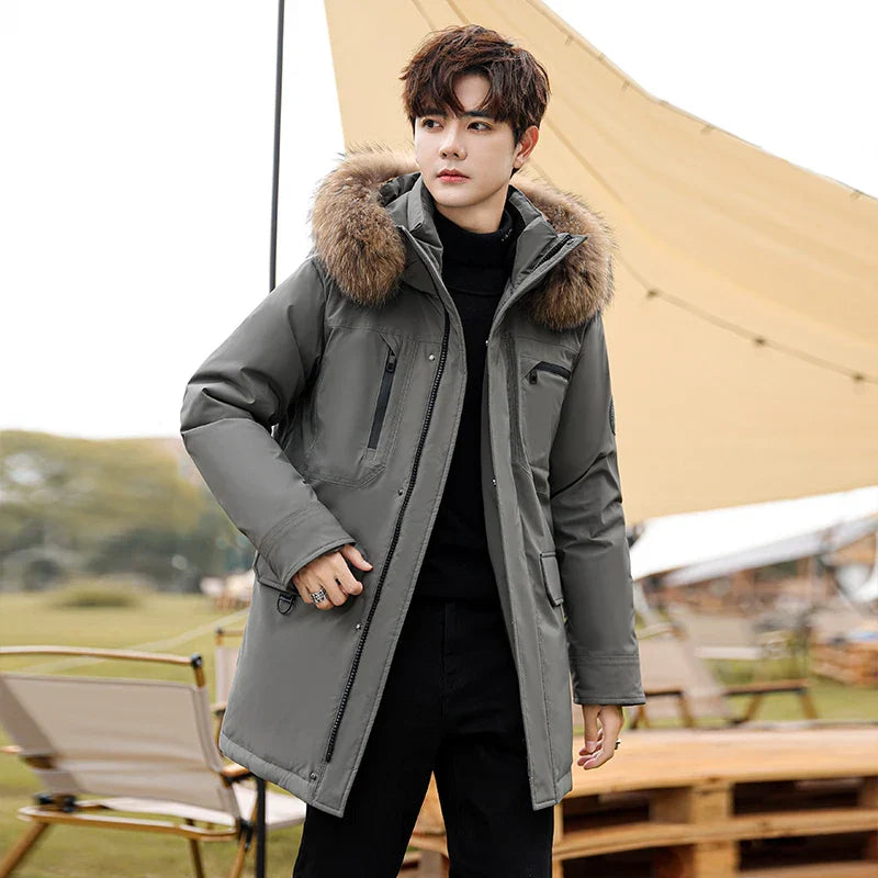 Jaqueta Masculina Longa com Capuz Peluciado – (Promoção de Inverno 2026)