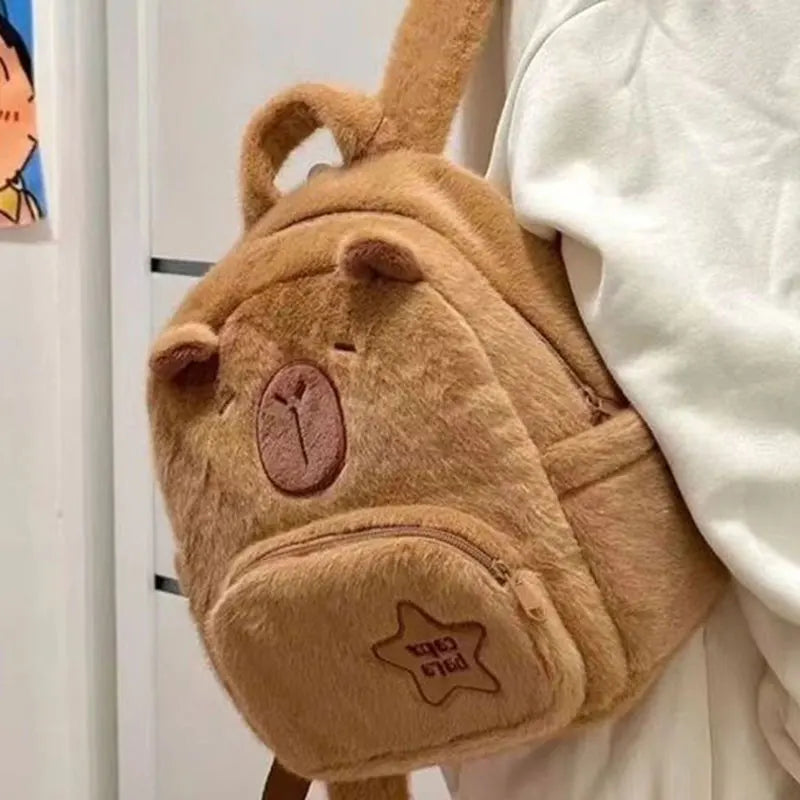Mochila Escolar Infantil Unissex de Pelúcia Capivara