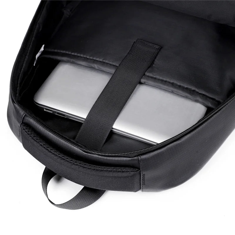 Mochila Executiva para Notebook com Alças Ajustáveis, Múltiplos Bolsos e Fechamento em Zíper