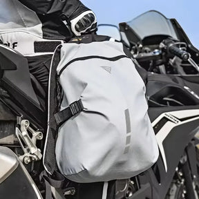Mochila para Motociclista com Grande Capacidade para Capacete — Impermeável, Refletiva e Ideal para Viagens